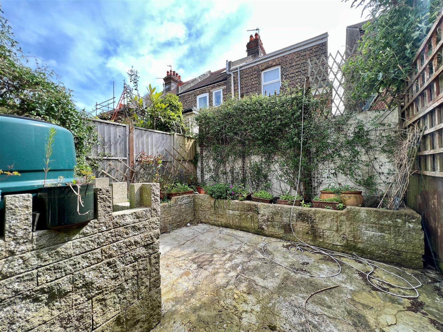 Property Details for Longstone Road Eastbourne East Sussex BN22 8DA